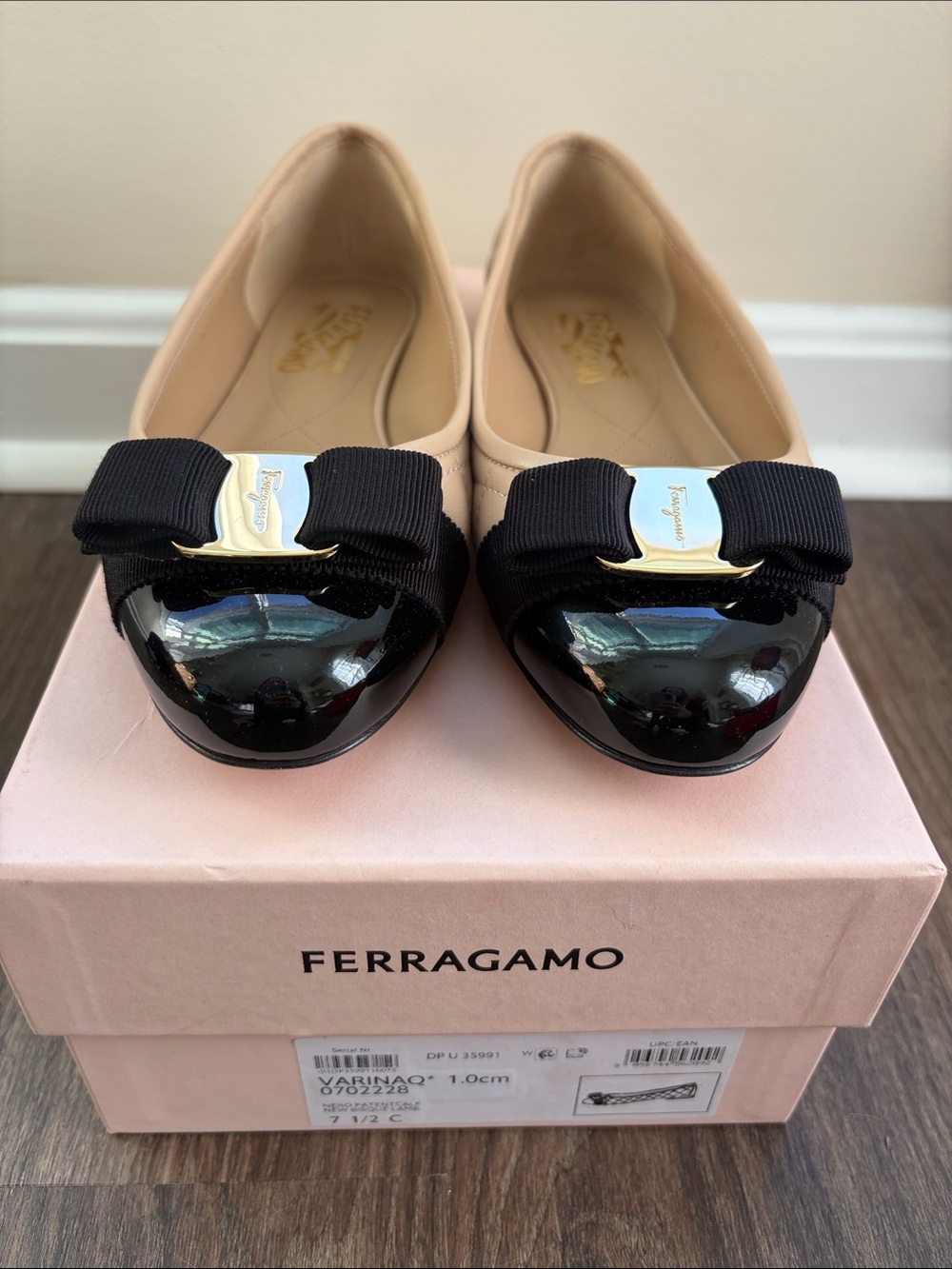 Salvatore Ferragamo Beige and Black Vara Bow Flats